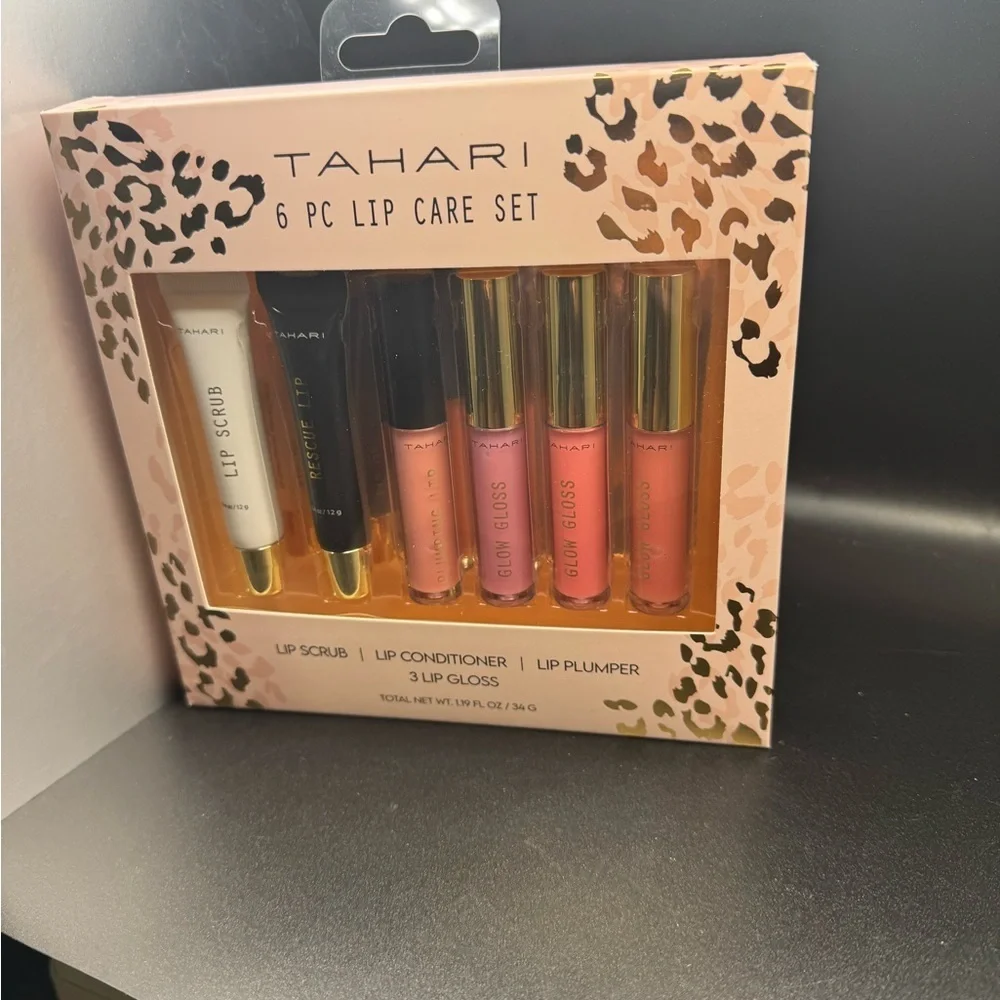 NWT Tahari 6-Piece Lip Care Set